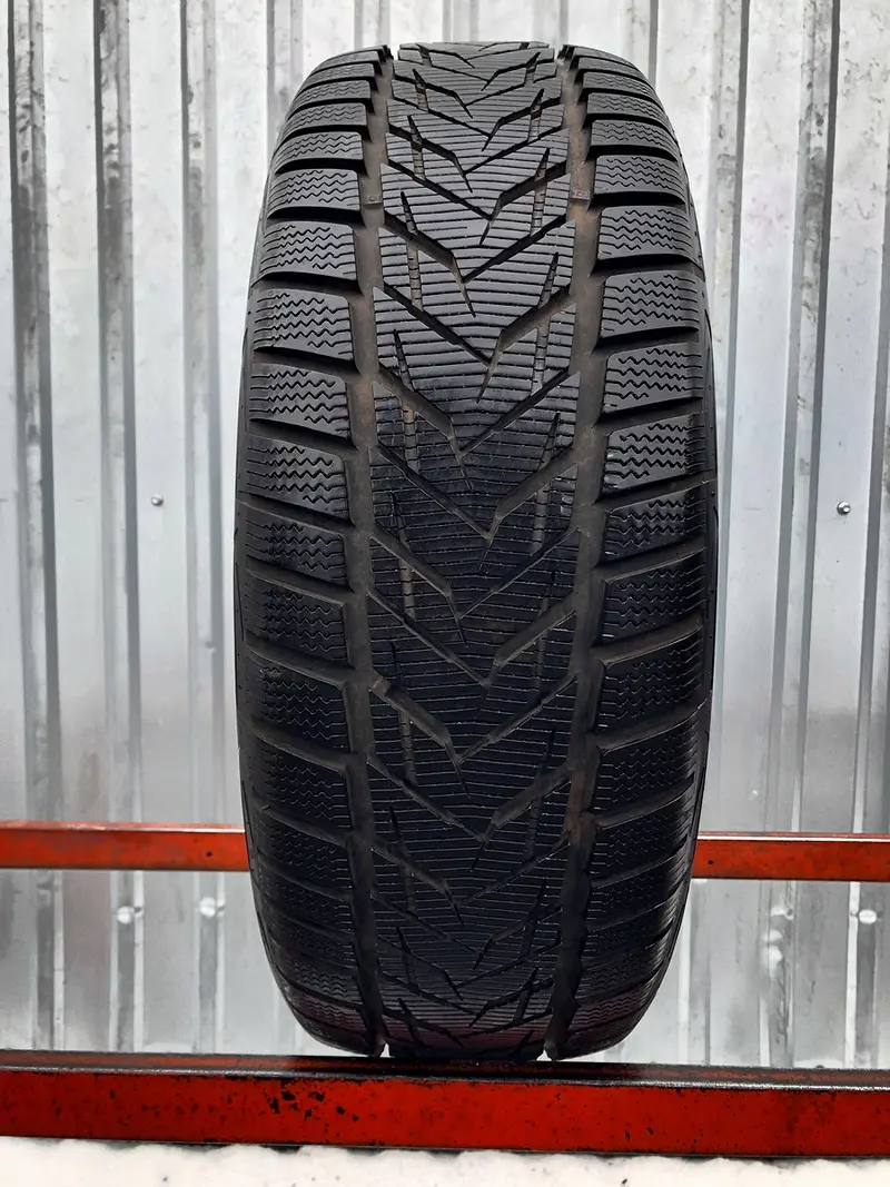 Б/у шина 215/55 R17 Vredestein Wintrac Xtreme S