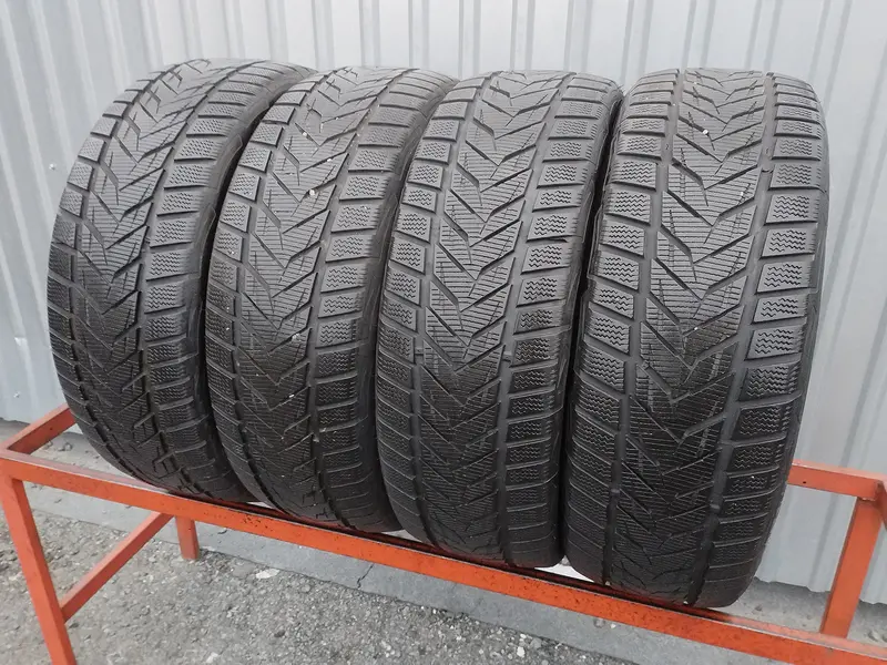 Комплект б/у шин 215/55 R17 Vredestein Wintrac Xtreme S