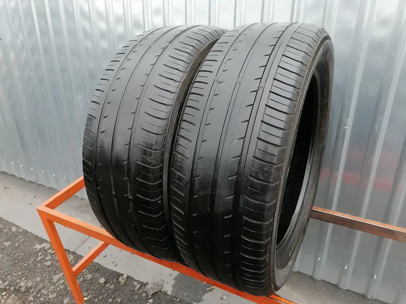 Пара б/у шин 215/55 R17 Yokohama BluEarth-ES ES32
