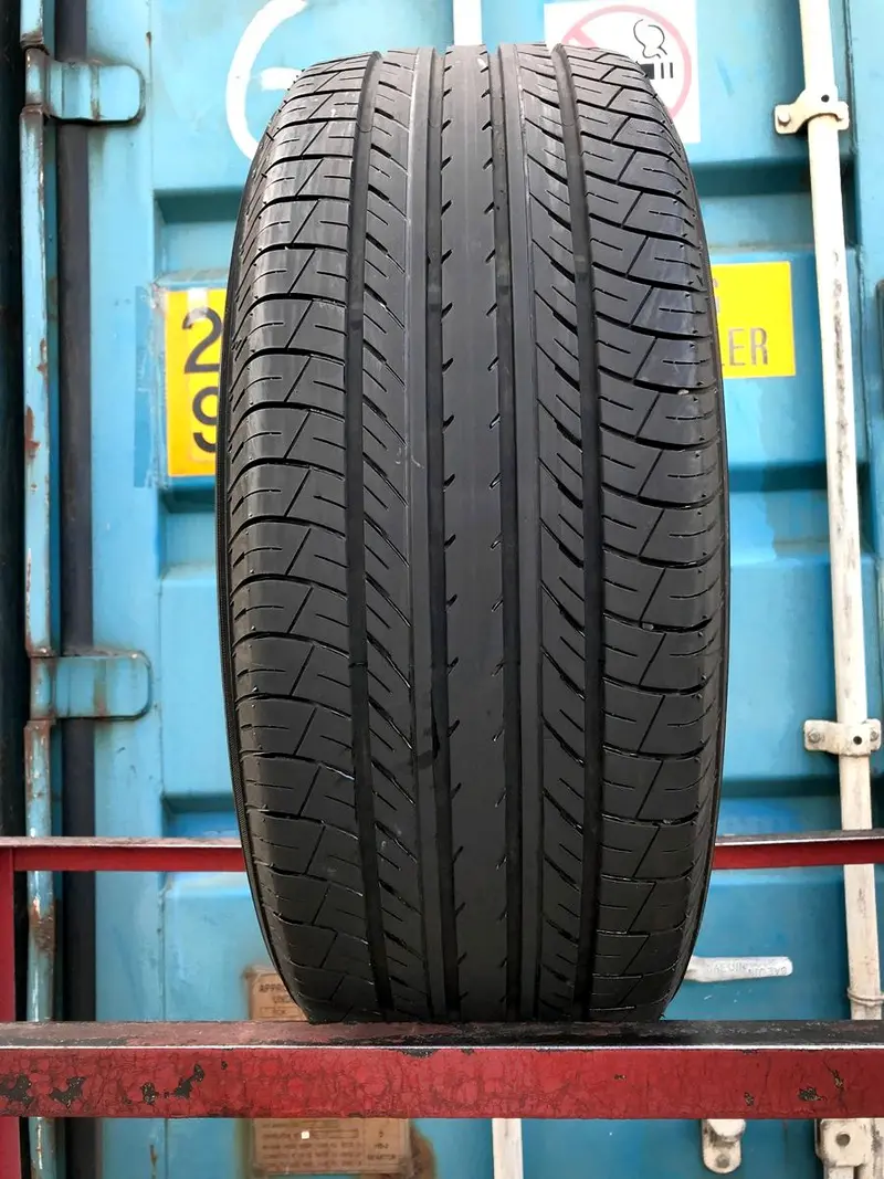 Б/у шина 215/55 R17 Yokohama BluEarth E70