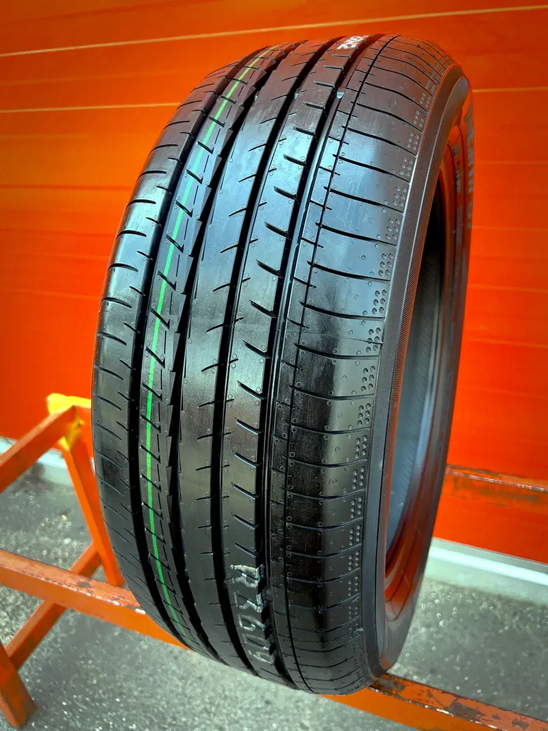 Новая шина 215/55 R17 Yokohama BlueEarth AE51C