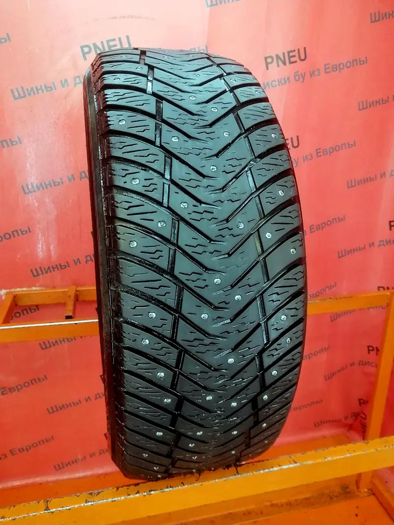 Б/у шина 215/55 R17 Yokohama Ice Guard IG65