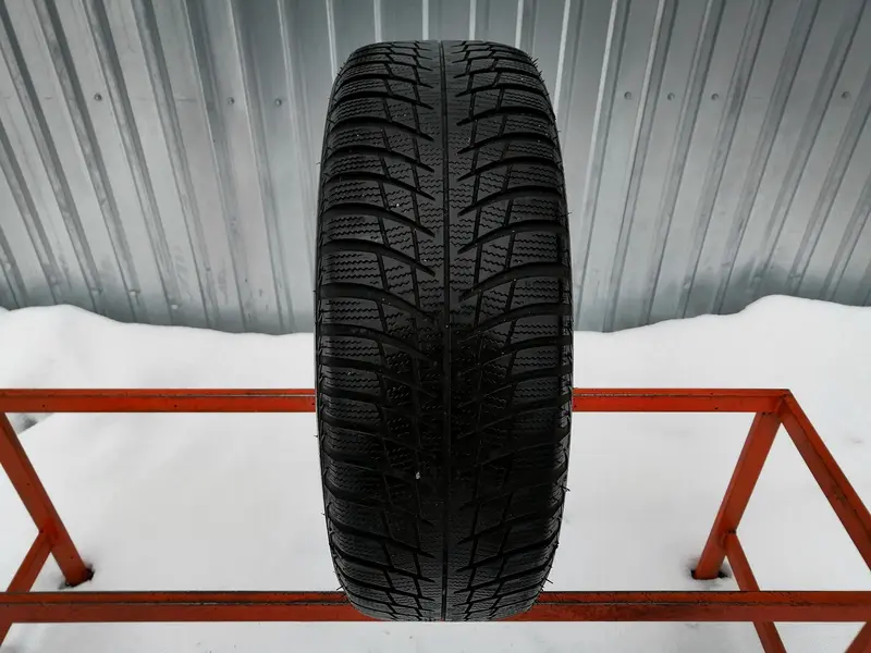 Б/у шина 215/55 R18 Bridgestone Blizzak LM-001
