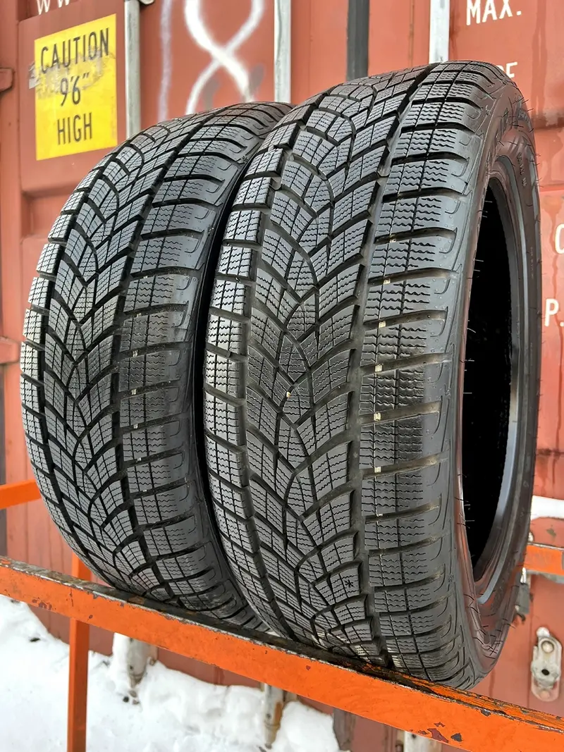 Пара б/у шин 215/55 R18 Goodyear Ultra Grip Perfomance GEN-1