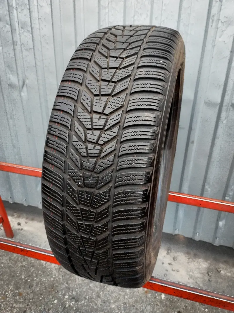 Б/у шина 215/55 R18 Hankook Winter I cept Evo3 W330