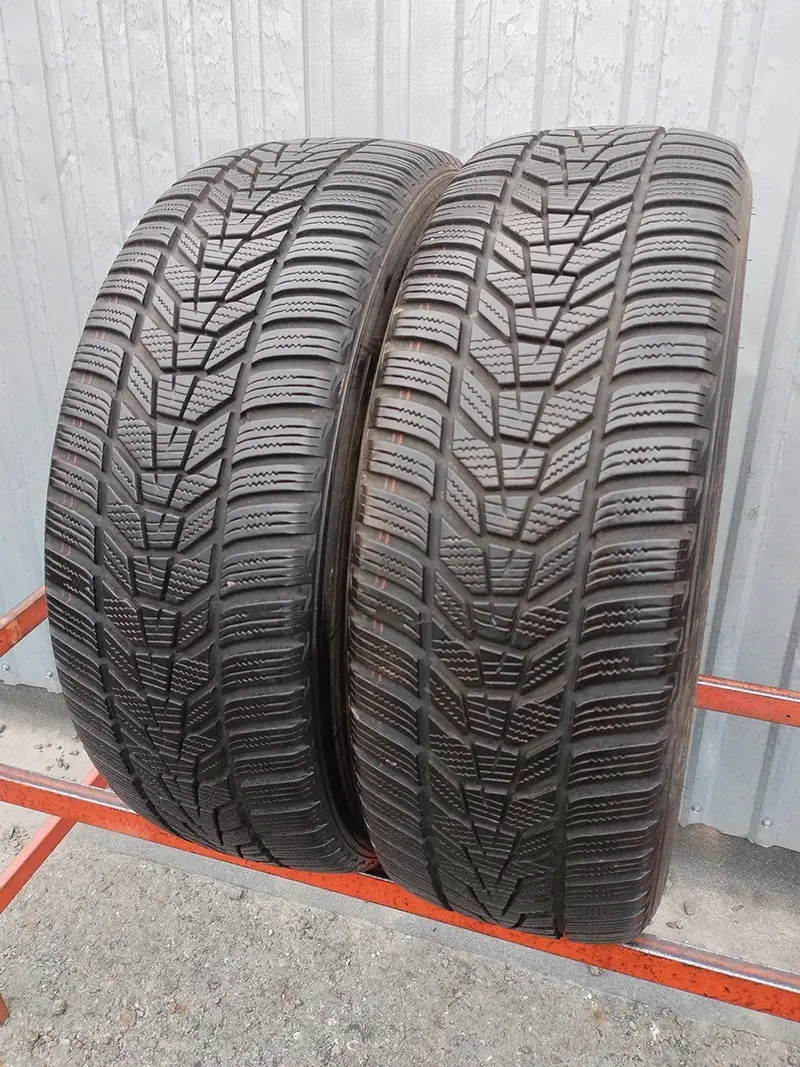 Пара б/у шин 215/55 R18 Hankook Winter I cept Evo3 W330