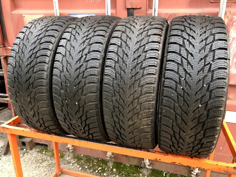 Комплект б/у шин 215/55 R18 Nokian Hakkapeliitta R3 SUV