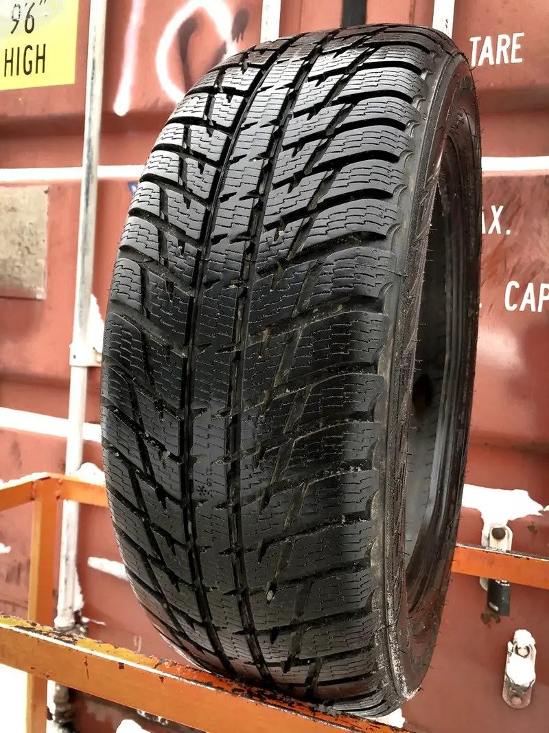 Б/у шина 215/55 R18 Nokian WR SUV 3