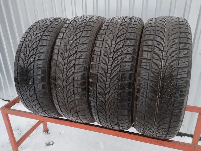 Комплект б/у шин 215/60 R16 Bridgestone Blizzak LM32