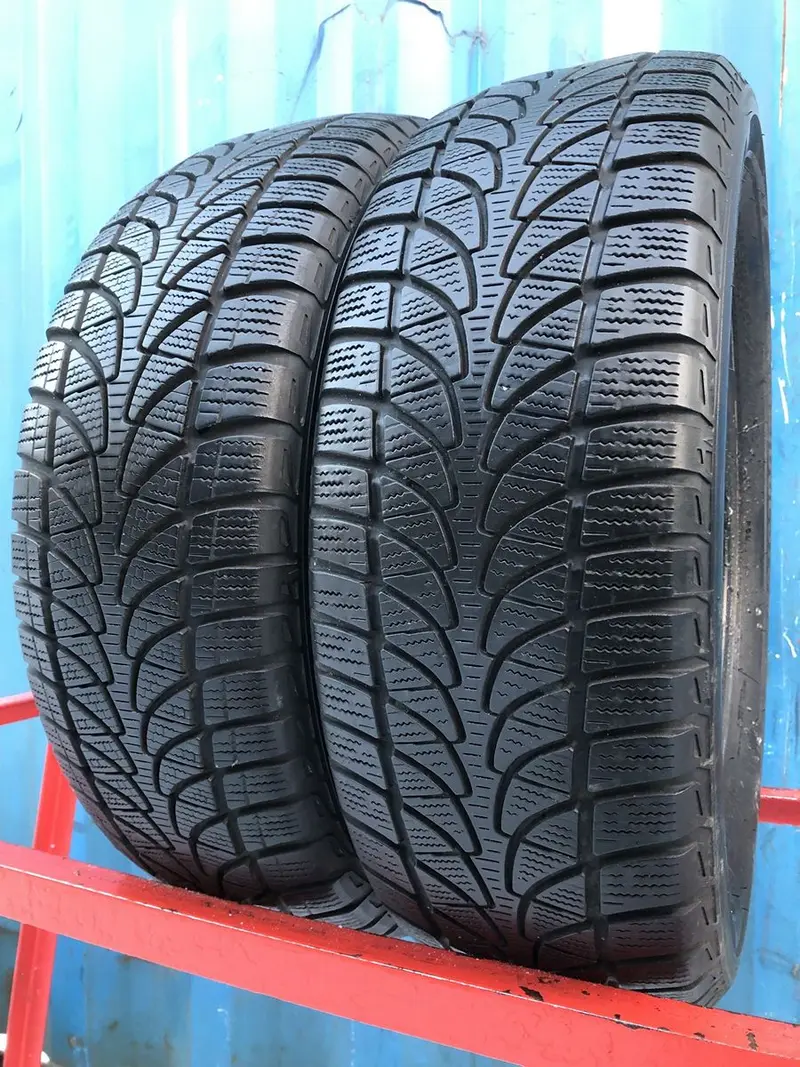 Пара б/у шин 215/60 R16 Bridgestone Blizzak LM32