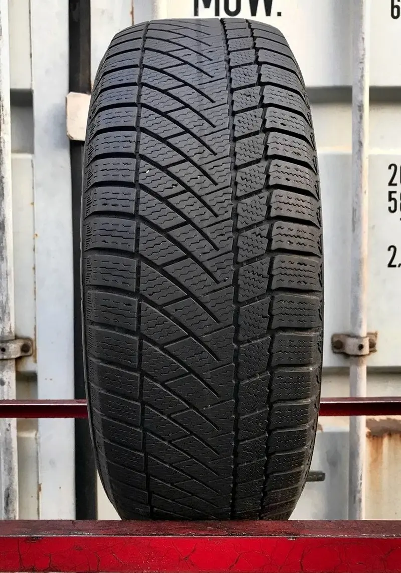 Б/у шина 215/60 R16 Continental ContiVikingContact 6