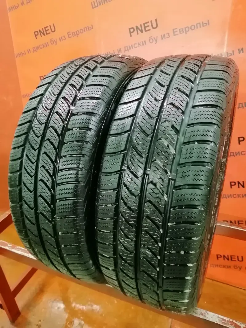 Пара б/у шин 215/60 R16C Continental VancoWinter 2