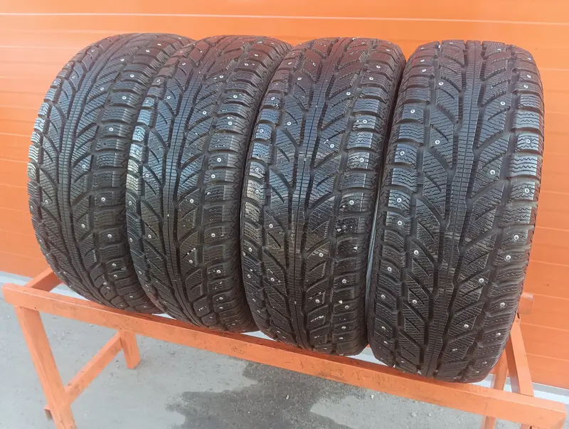 Комплект б/у шин 215/60 R16 Cooper Weather-Master WSC