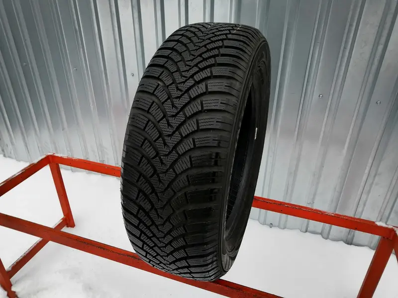 Б/у шина 215/60 R16 Falken Eurowinter HS01
