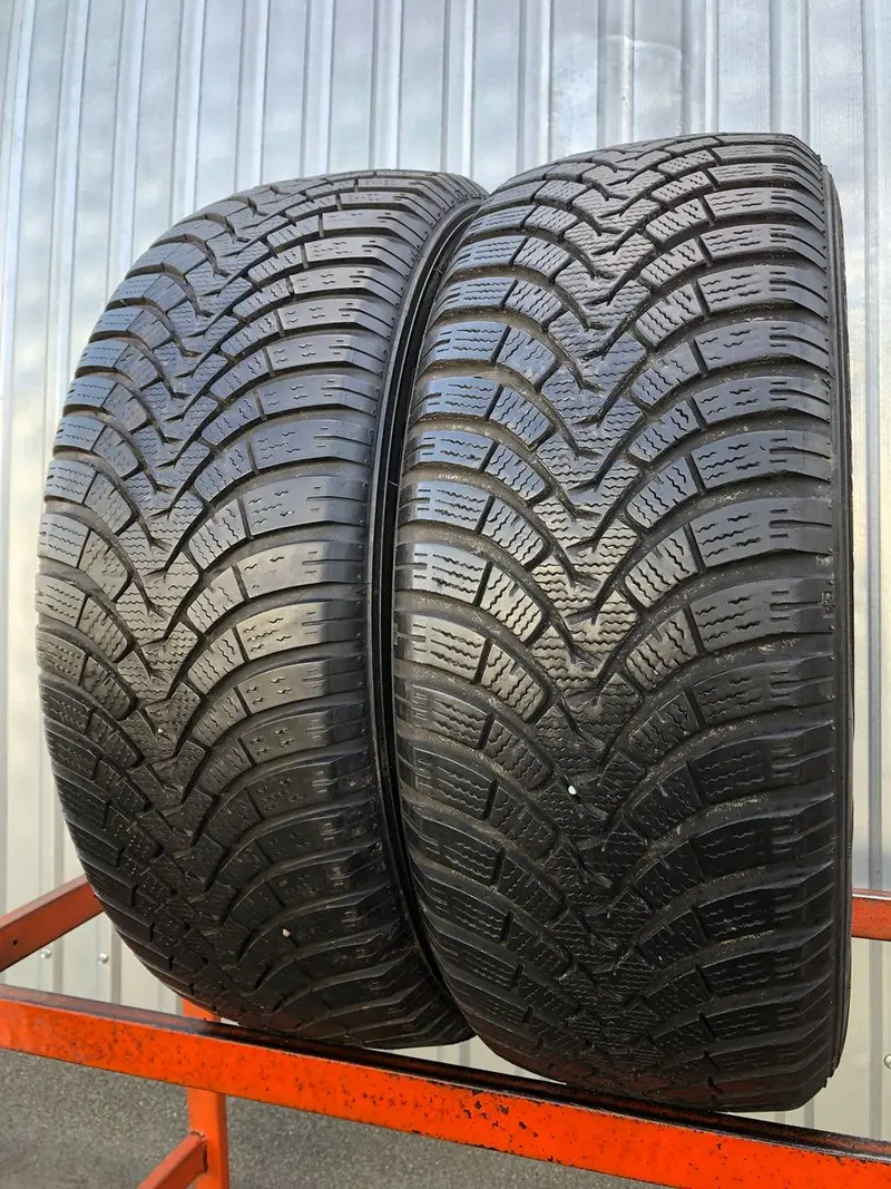 Пара б/у шин 215/60 R16 Falken Eurowinter HS01