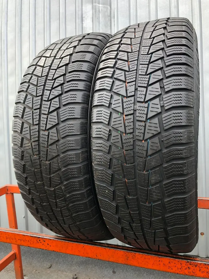 Пара б/у шин 215/60 R16 Gislaved Euro Frost 6