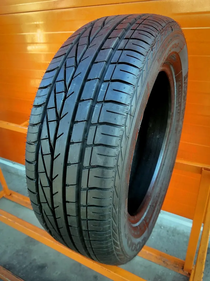 Б/у шина 215/60 R16 Goodyear Excellence
