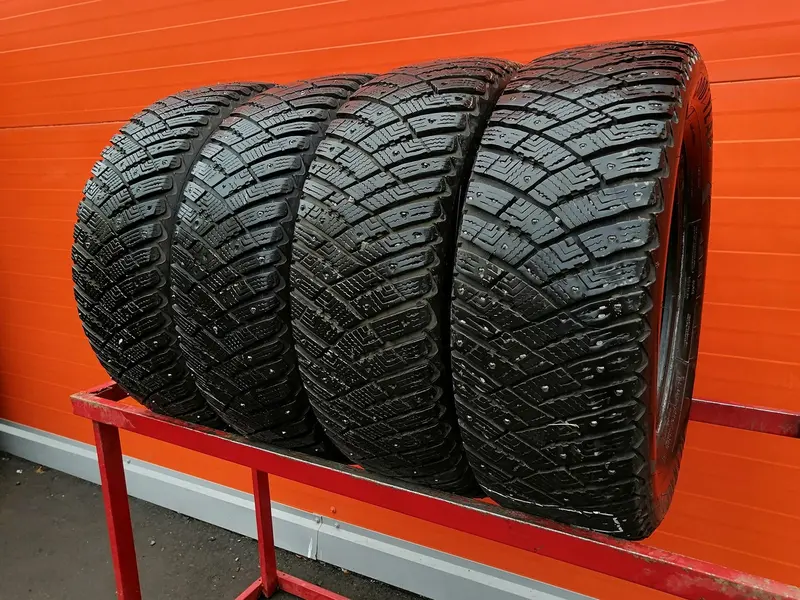 Комплект б/у шин 215/60 R16 Goodyear Ultra Grip Ice Arctic