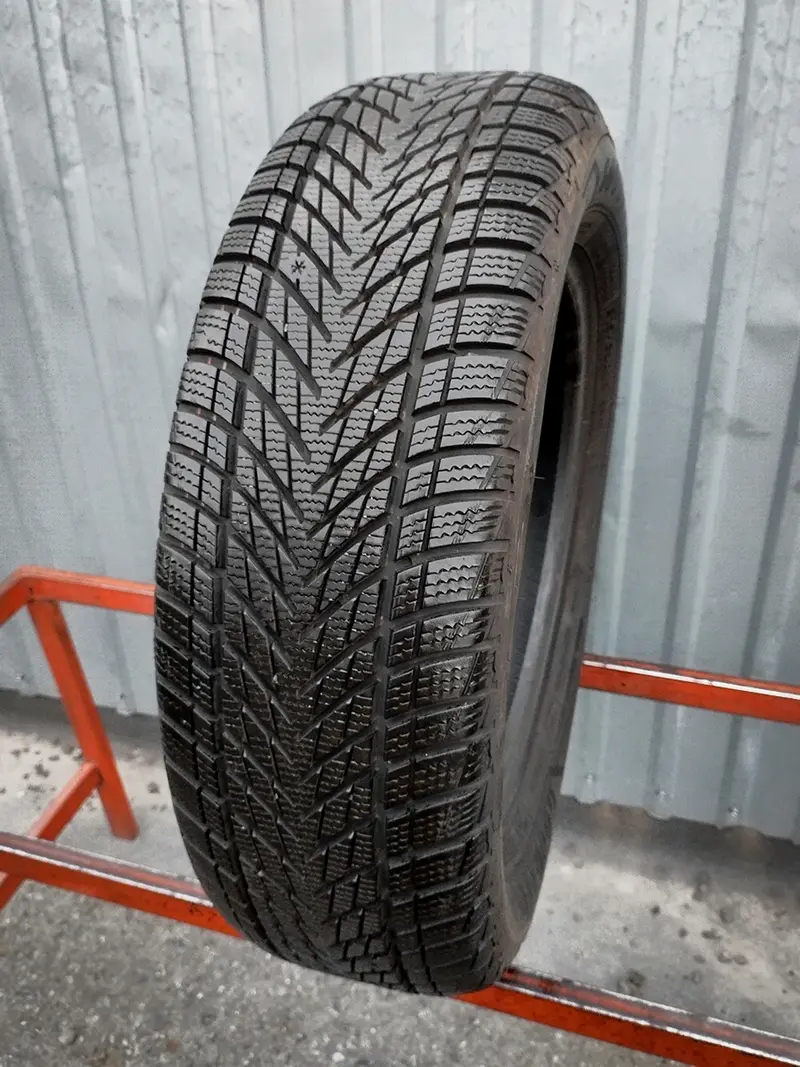 Б/у шина 215/60 R16 Goodyear Ultra Grip Performance 3, фото 1
