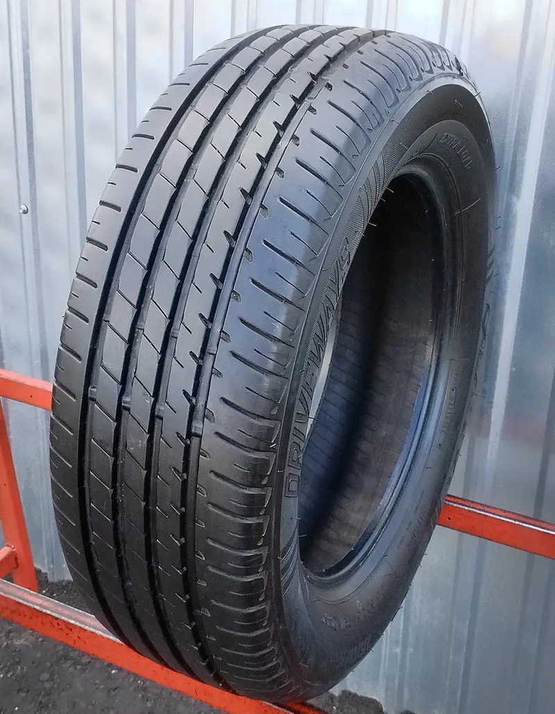 Б/у шина 215/60 R16 Lassa Driveways