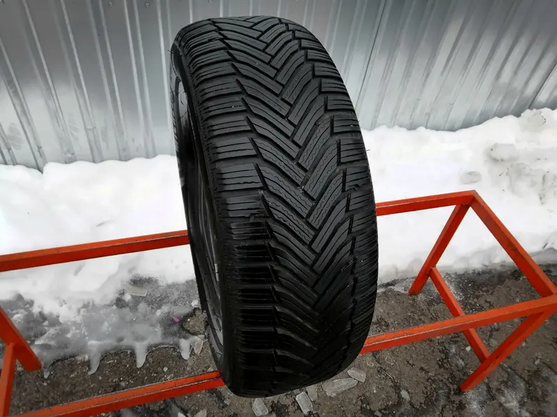Б/у шина 215/60 R16 Michelin Alpin 6, фото 1