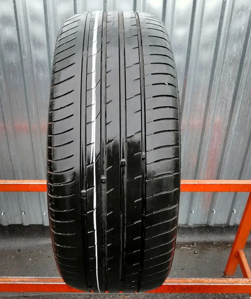Б/у шина 215/60 R16 Nexen Nfera SU1