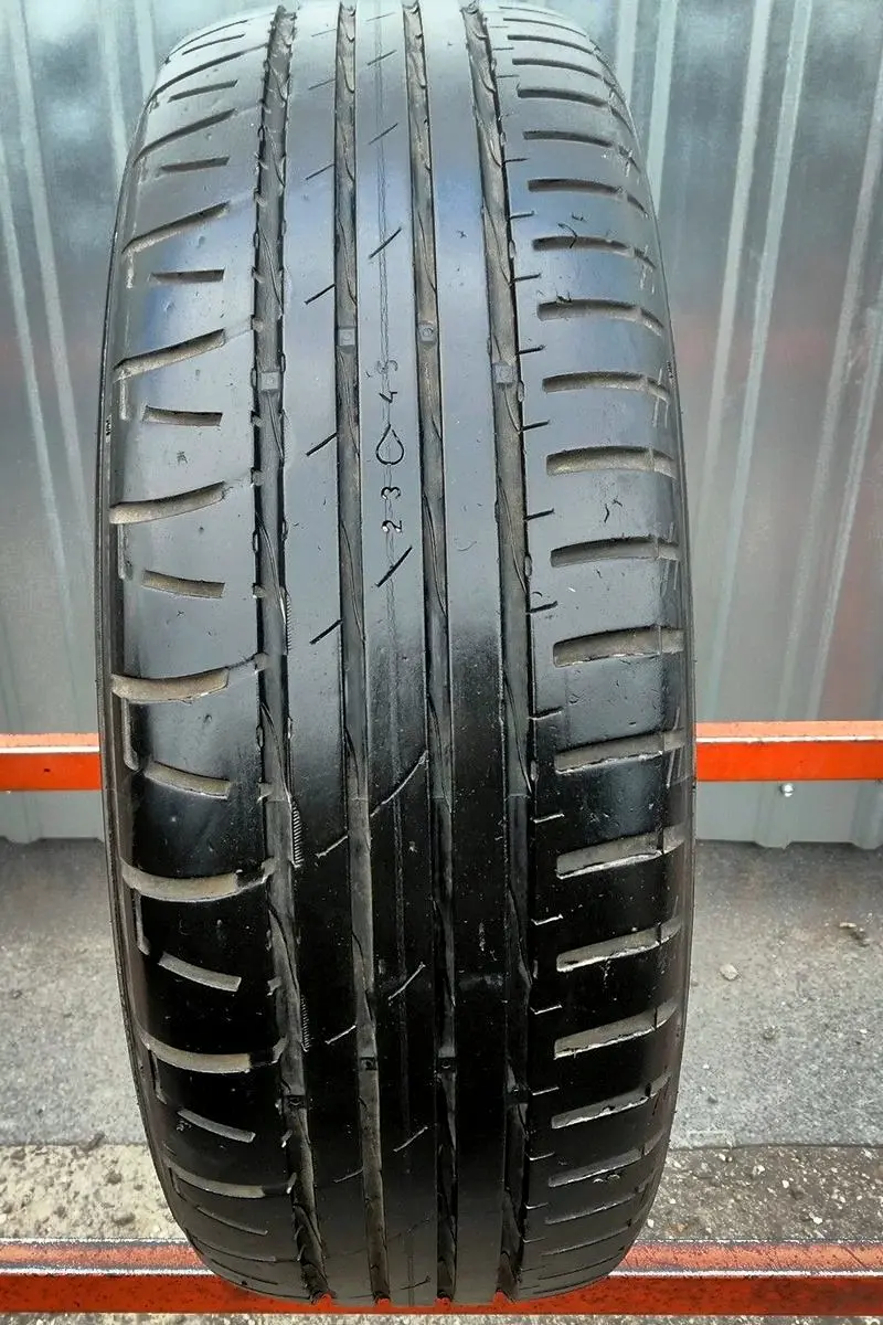 Б/у шина 215/60 R16 Nokian Hakka H