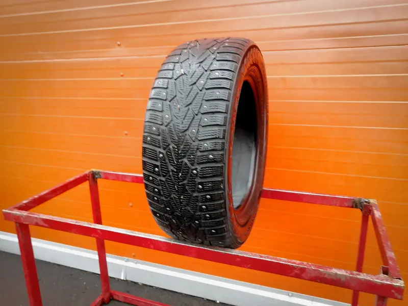 Б/у шина 215/60 R16 Nokian Hakkapeliitta 7