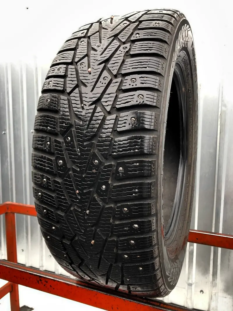 Б/у шина 215/60 R16 Nokian Hakkapeliitta 7
