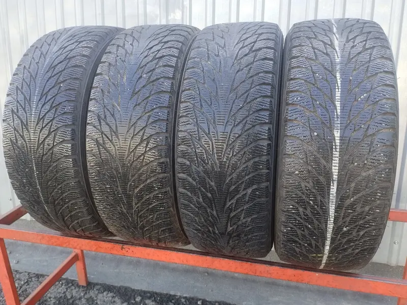 Комплект б/у шин 215/60 R16 Nokian Hakkapeliitta R2