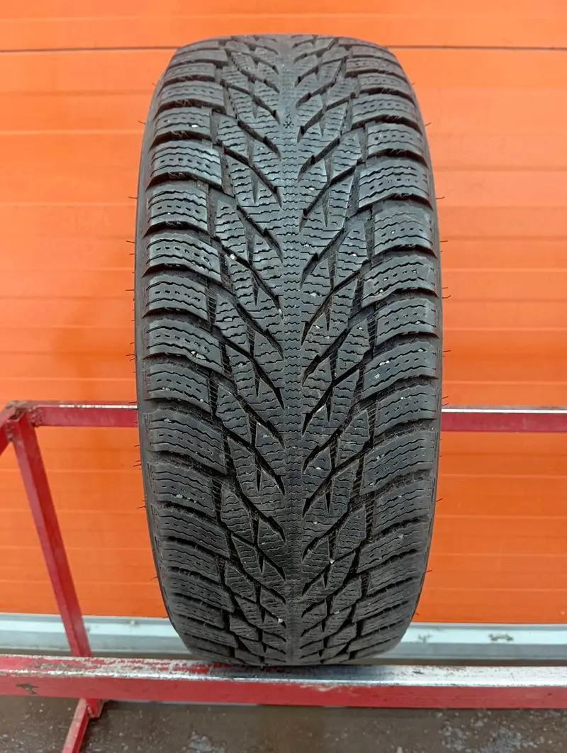 Б/у шина 215/60 R16 Nokian Hakkapeliitta R3