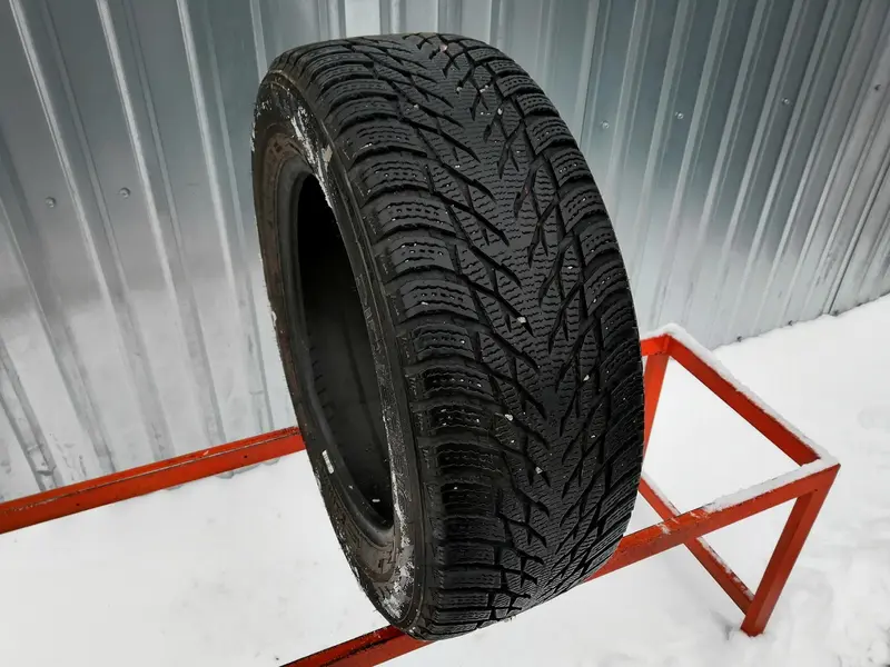 Б/у шина 215/60 R16 Nokian Hakkapeliitta R3