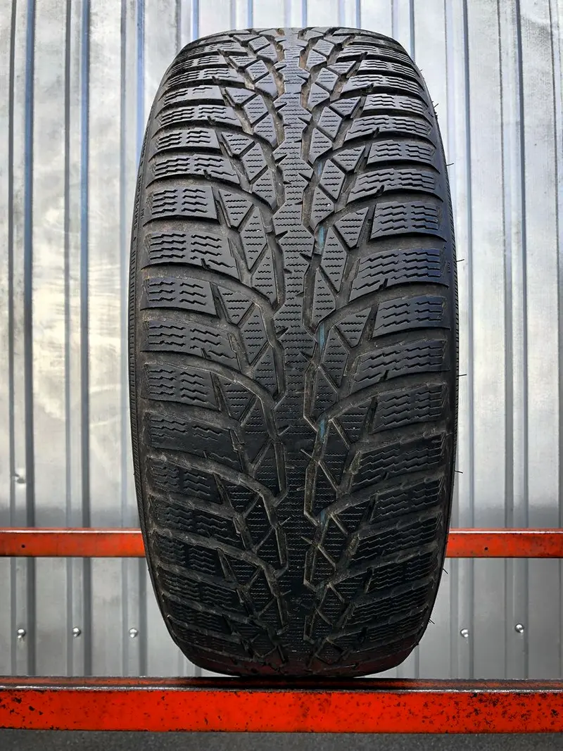 Б/у шина 215/60 R16 Nokian WR D4