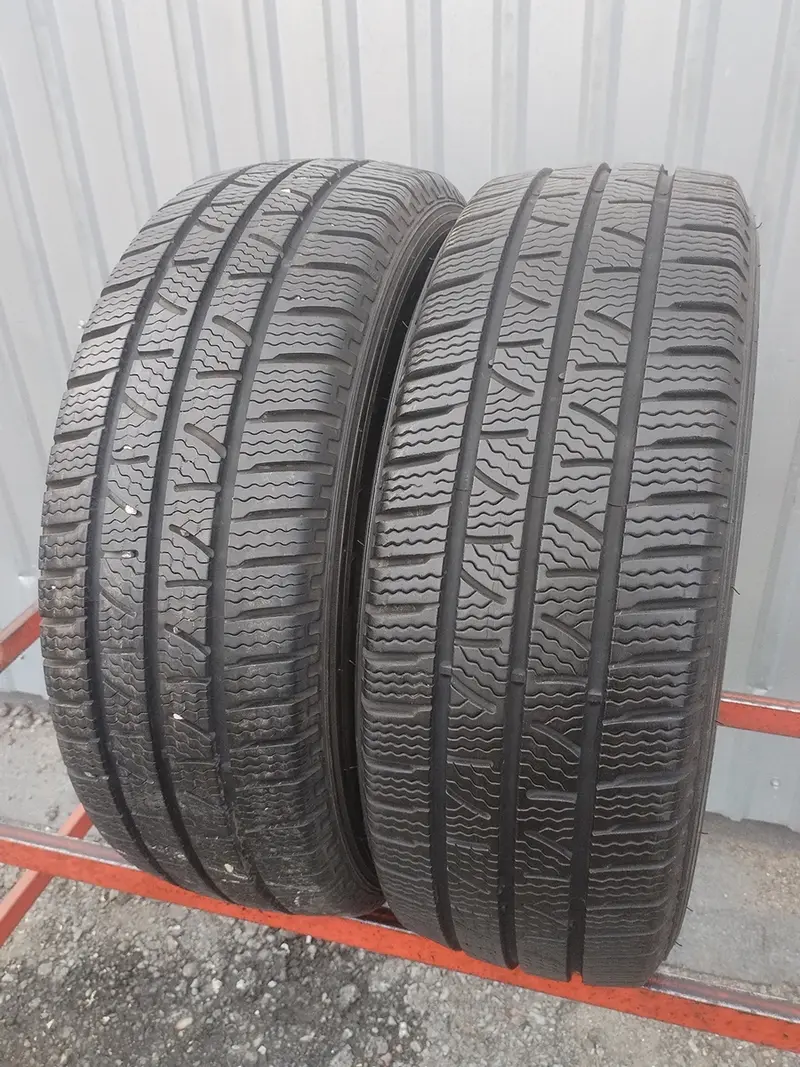 Пара б/у шин 215/60 R16C Pirelli Carrier Winter