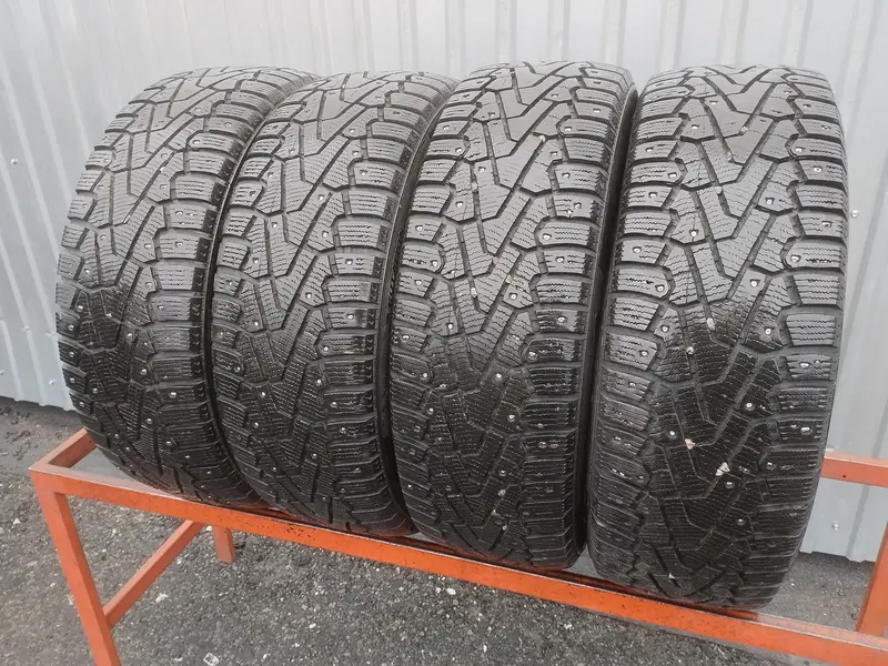 Комплект б/у шин 215/60 R16 Pirelli Ice Zero