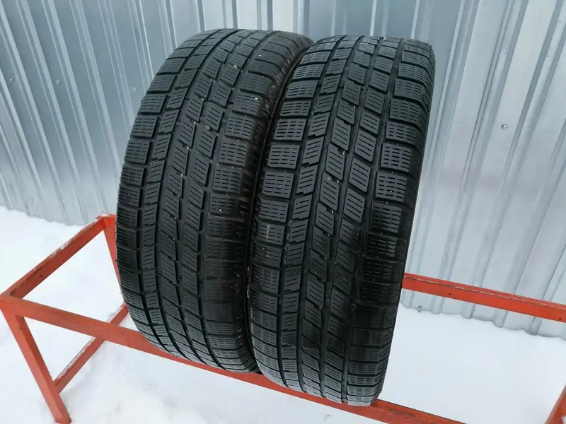 Пара б/у шин 215/60 R16 Pirelli Winter 210 Snowsport, фото 1