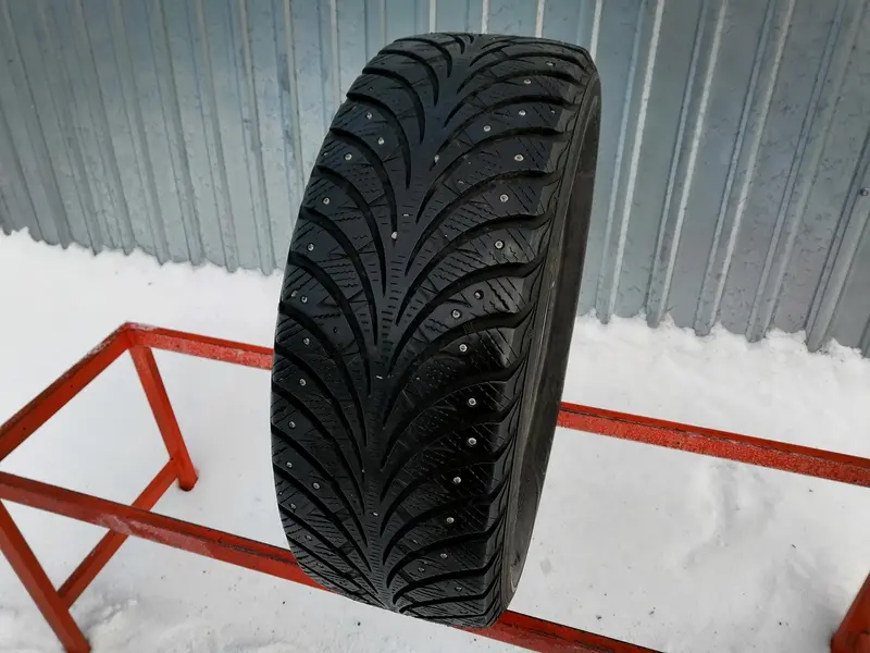 Б/у шина 215/60 R16 Sava Eskimo Stud