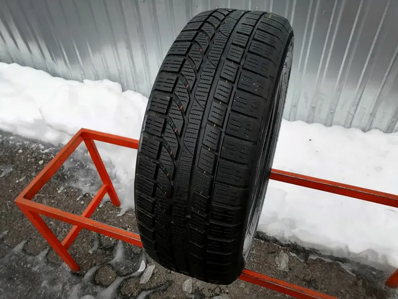 Б/у шина 215/60 R16 Toyo Snowprox S942