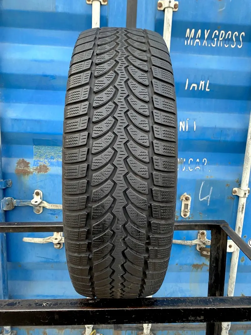 Б/у шина 215/60 R17 Bridgestone Blizzak LM-80