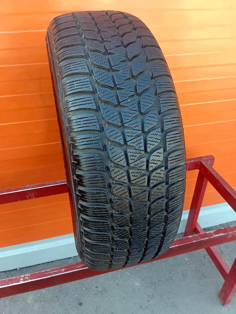 Б/у шина 215/60 R17 Bridgestone Blizzak LM25