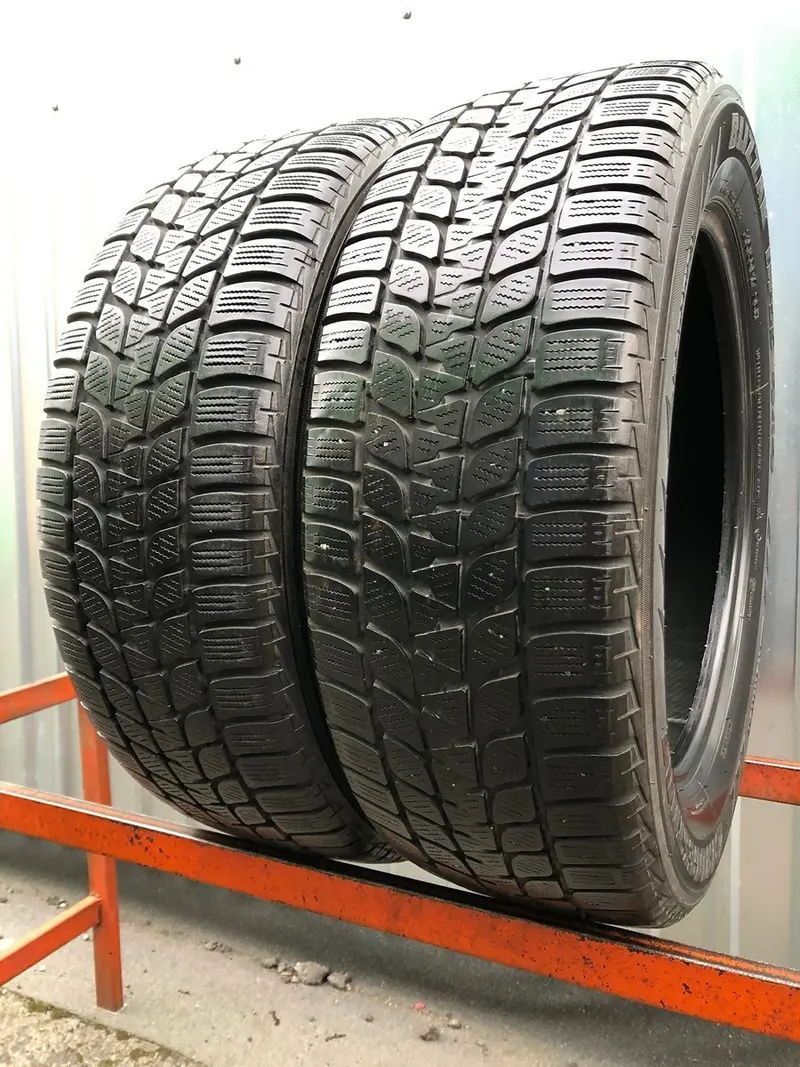 Пара б/у шин 215/60 R17 Bridgestone Blizzak LM25