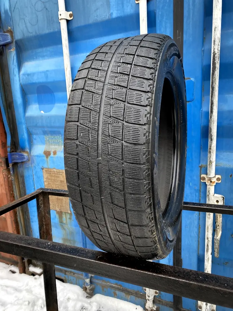 Б/у шина 215/60 R17 Bridgestone Blizzak Revo 2