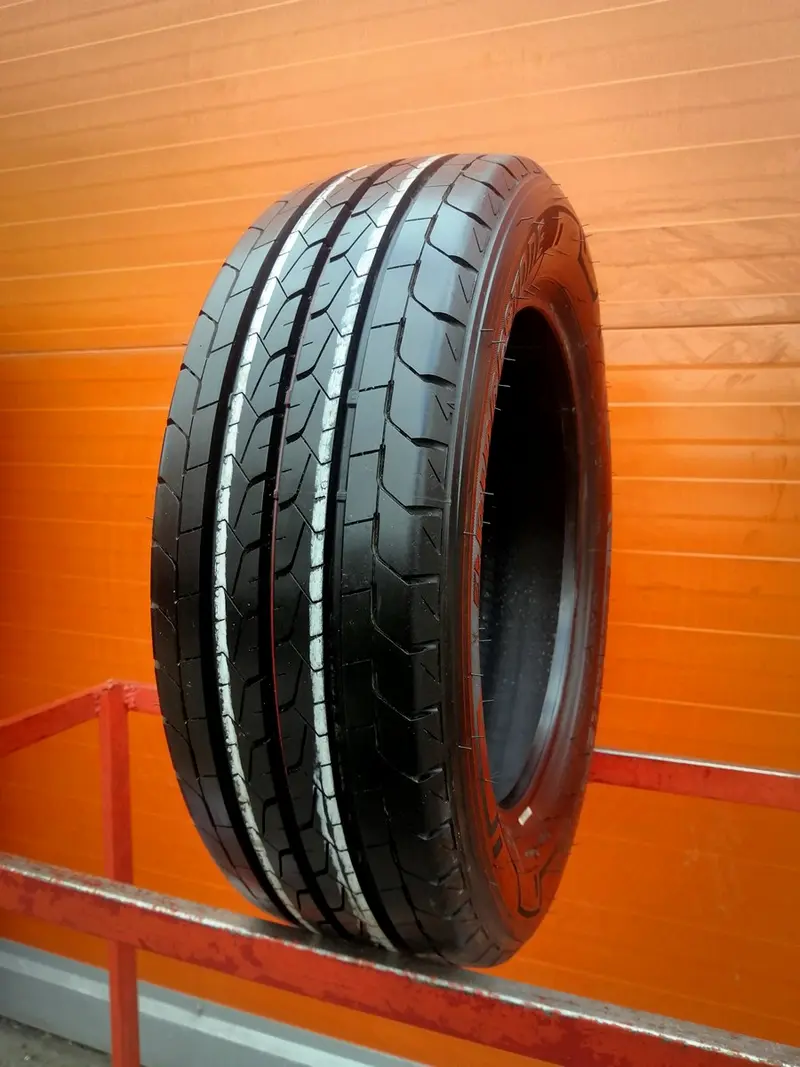 Б/у шина 215/60 R17C Bridgestone Duravis R660, фото 1
