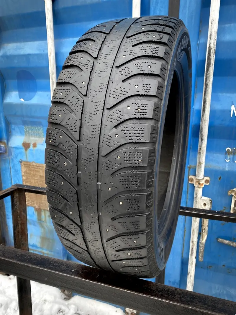 Б/у шина 215/60 R17 Bridgestone Ice Cruiser 7000
