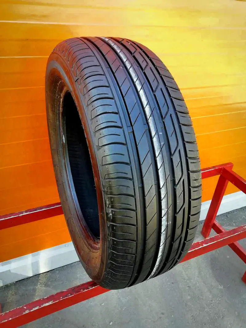 Б/у шина 215/60 R17 Bridgestone Turanza T001