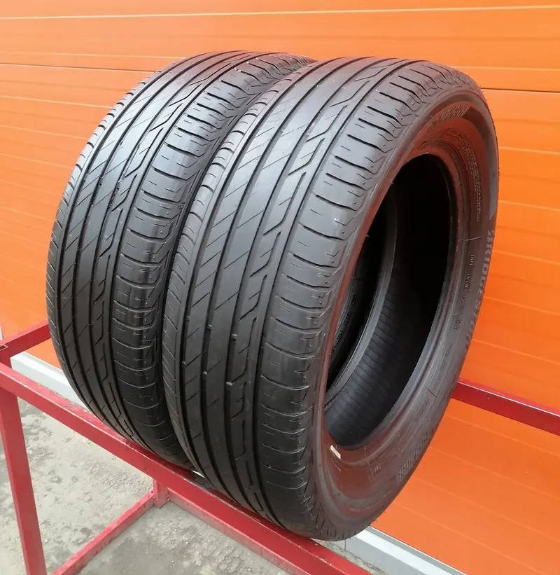 Пара б/у шин 215/60 R17 Bridgestone Turanza T001