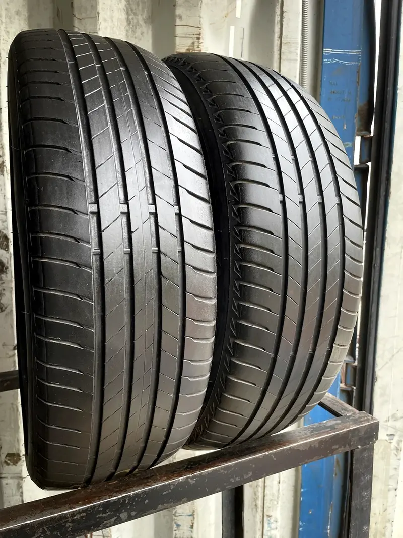 Пара б/у шин 215/60 R17 Bridgestone Turanza T005