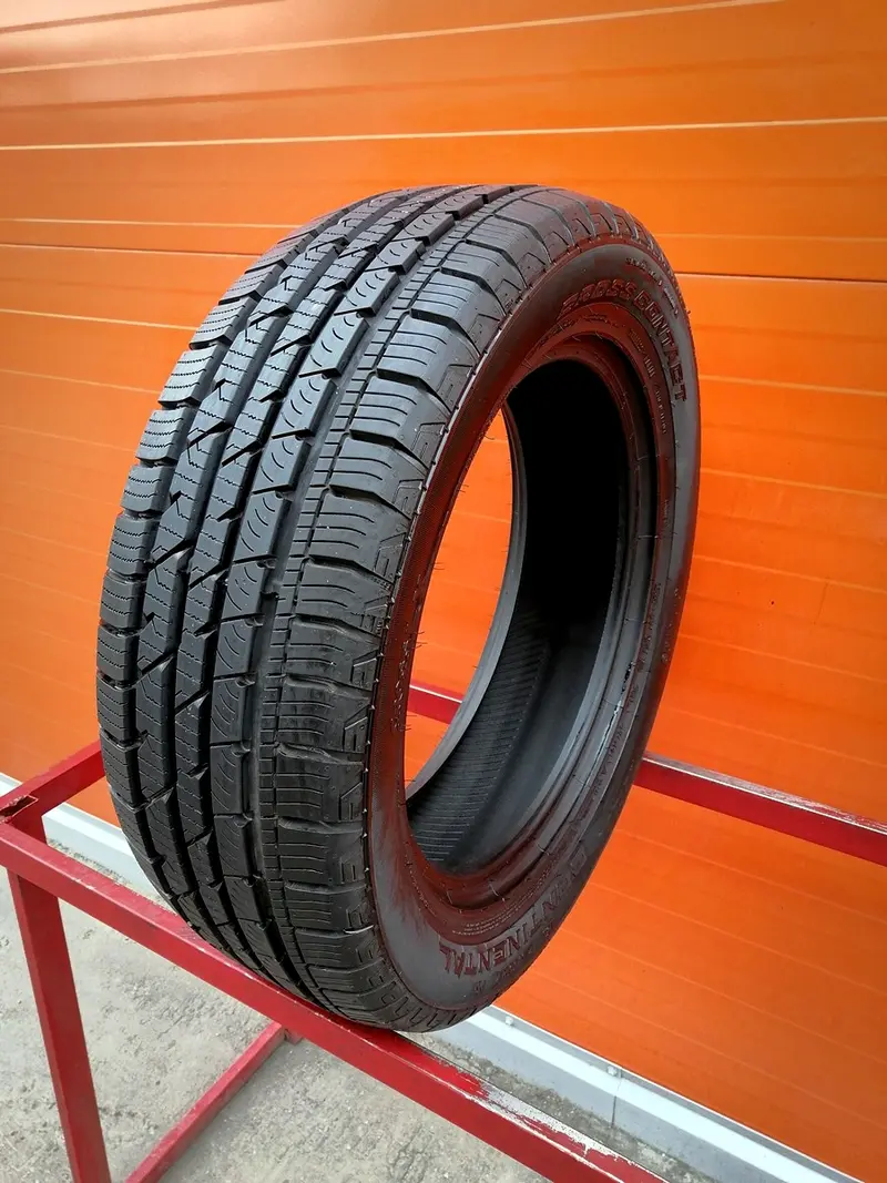 Б/у шина 215/60 R17 Continental ContiCrossContact LX