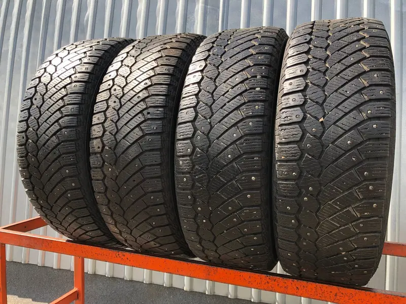 Комплект б/у шин 215/60 R17 Continental ContiIceContact 4x4