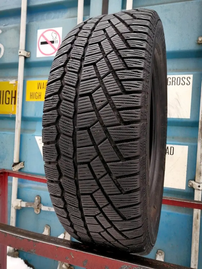 Б/у шина 215/60 R17 Continental ContiVikingContact 5